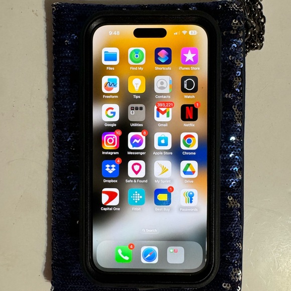 BCBGMaxAzria Blue sequin clutch wristlet, NYE purse, fits iPhone - Picture 4 of 9